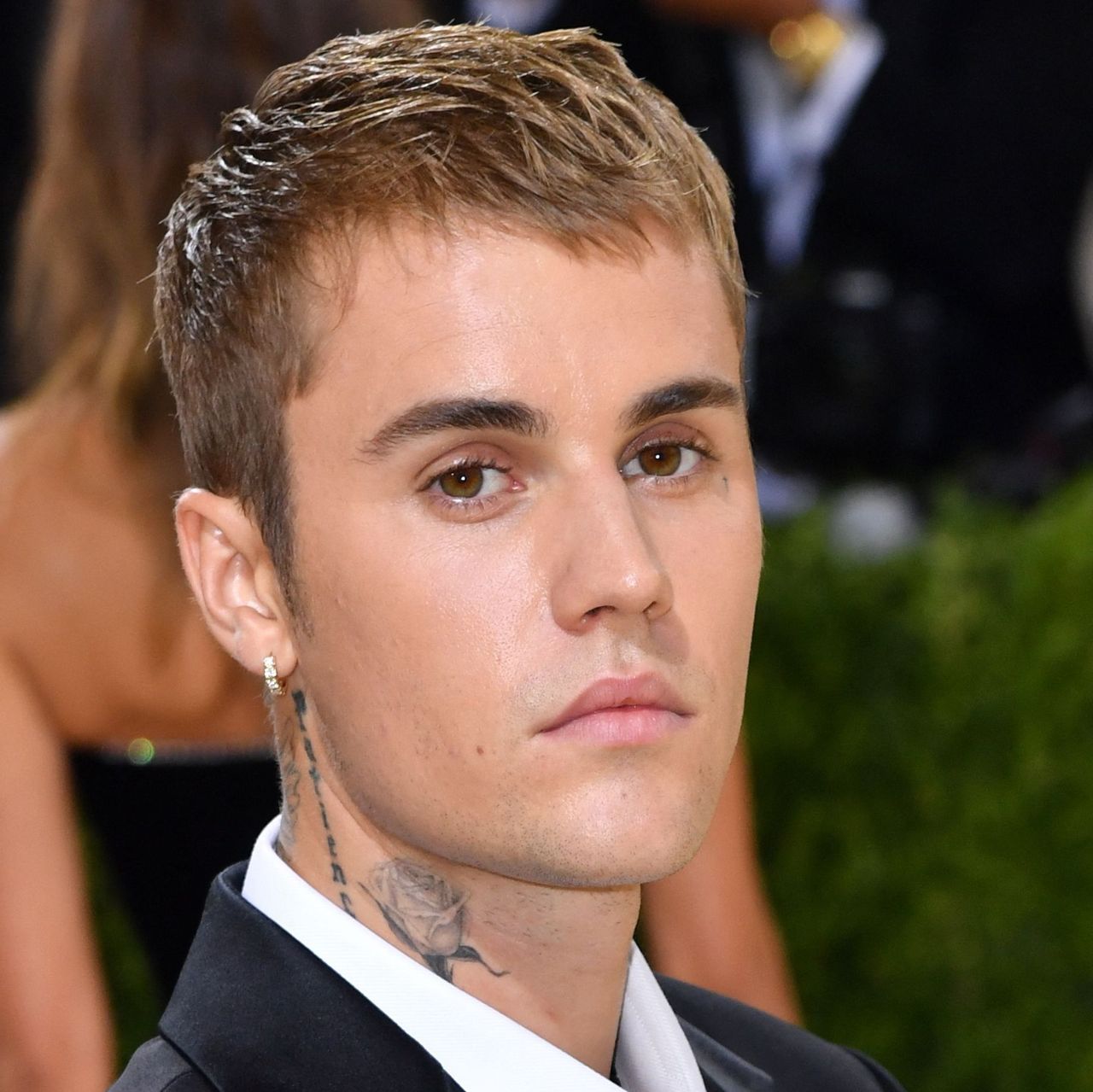 Despite being diagnosed with a rare neurological condition, Justin Bieber appears healthy.